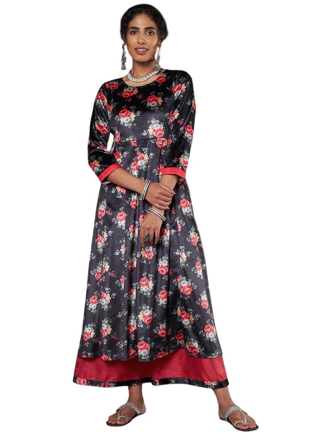 Shae by SASSAFRAS Women Floral Velvet Kurta With Palazzo Pants