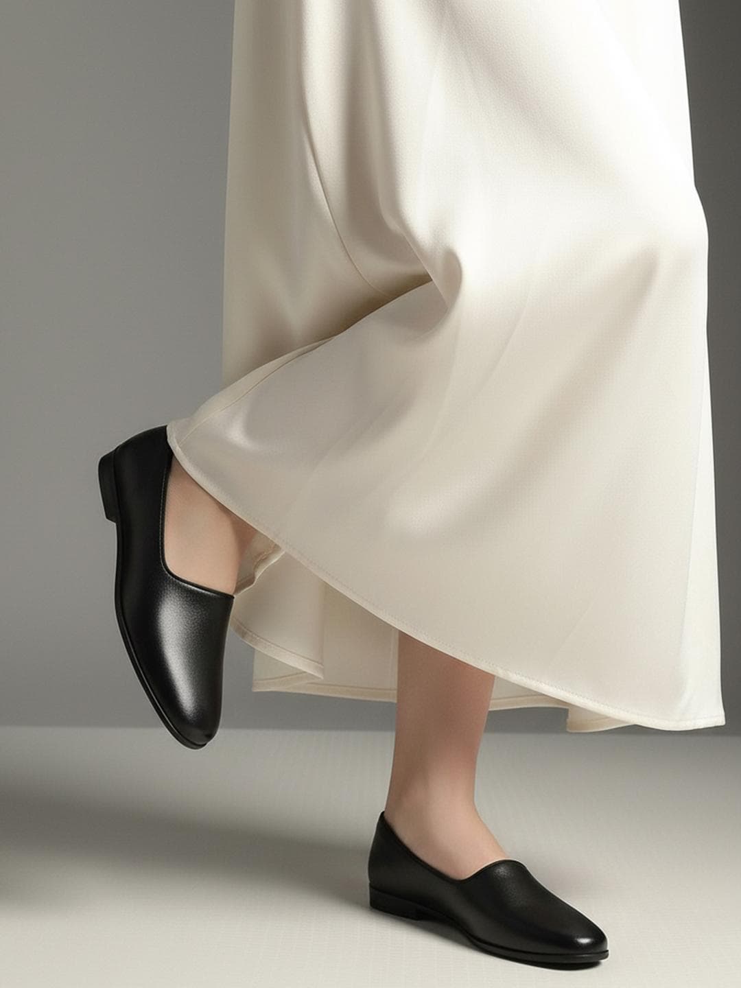 Kenneth Cole Solid Leather Ballerinas