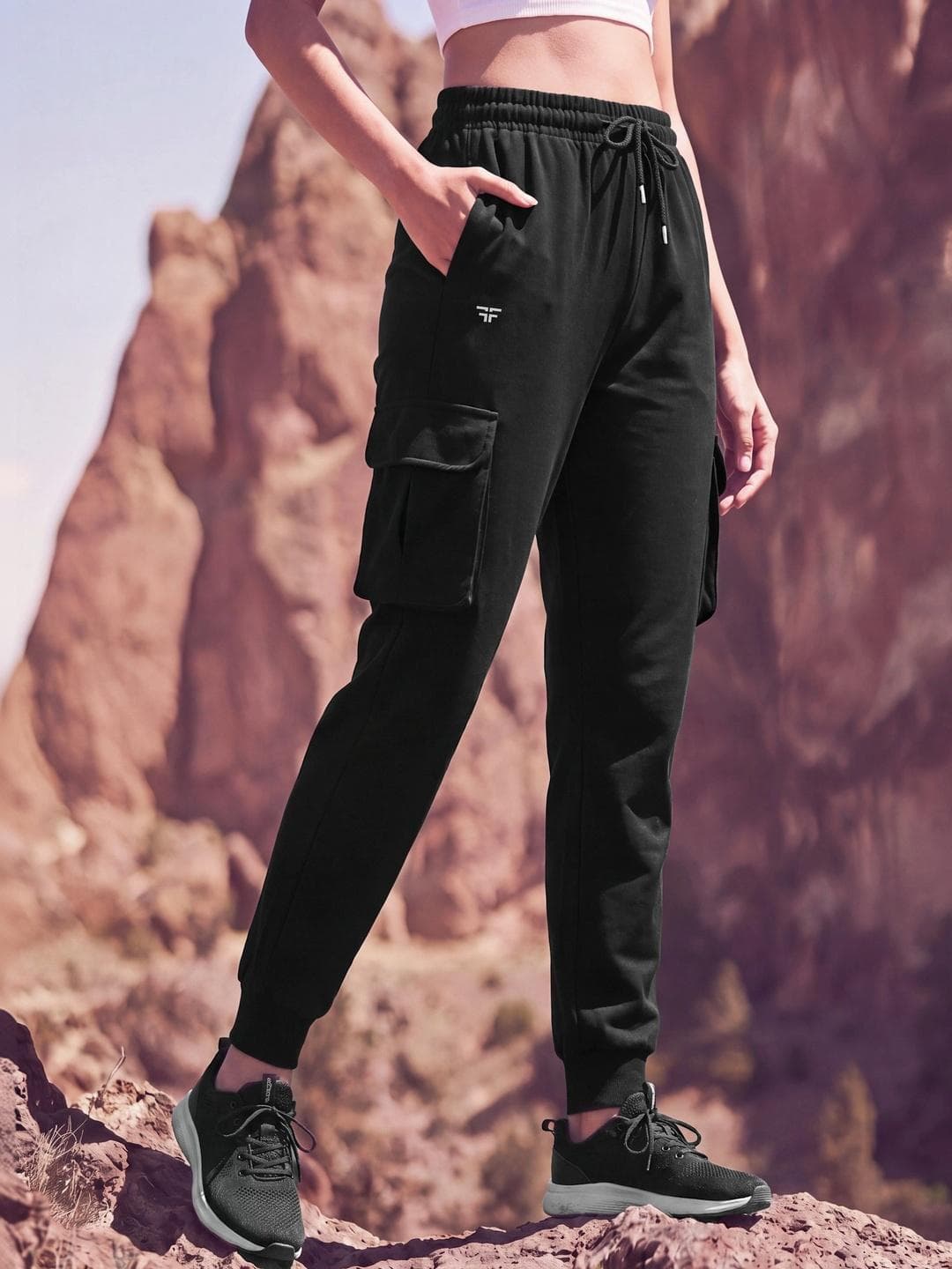 FFLIRTYGO Women Relaxed Fit Black Cargo Jogger