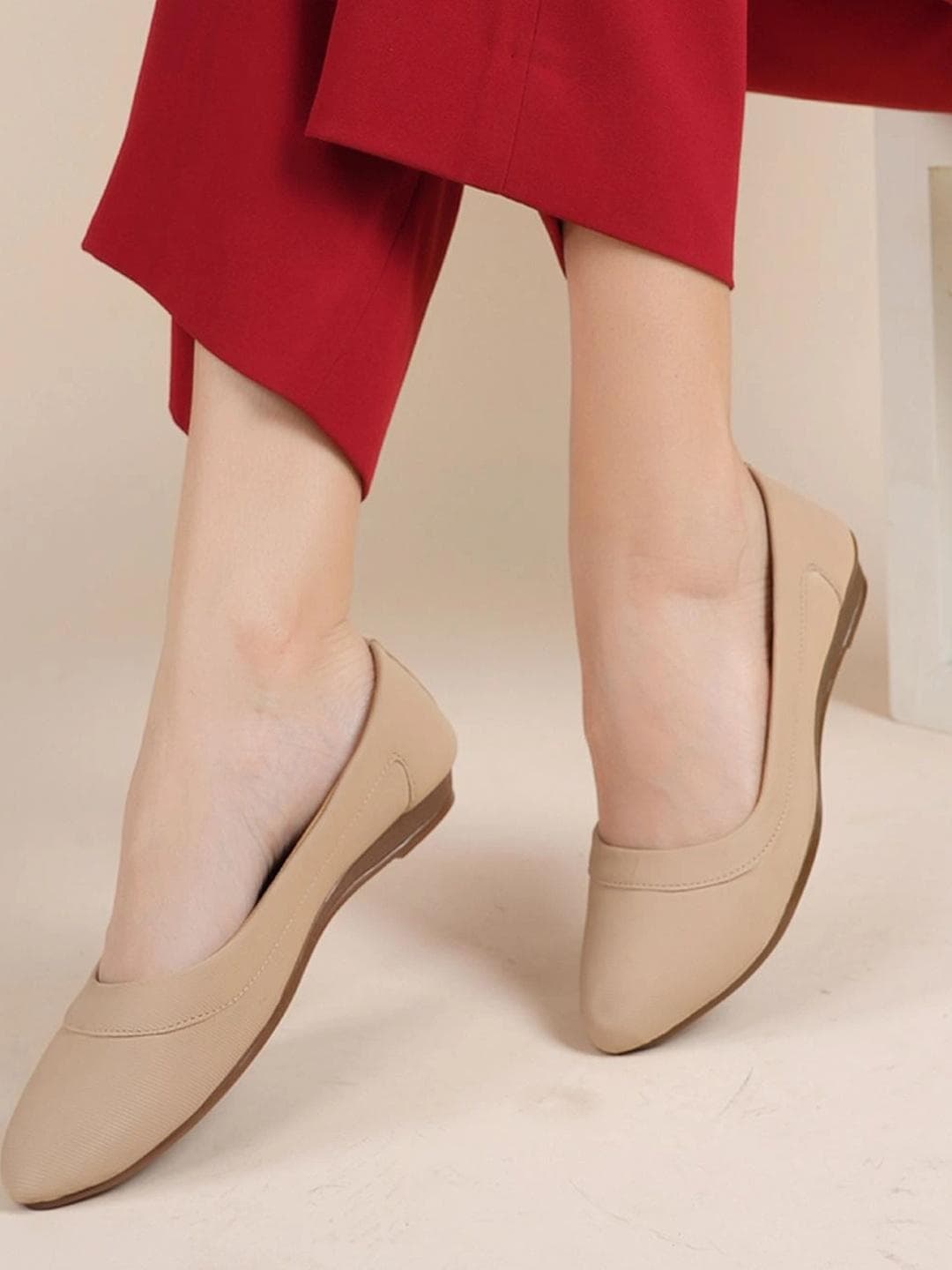 DressBerry Textured Round Toe Slip On Ballerinas