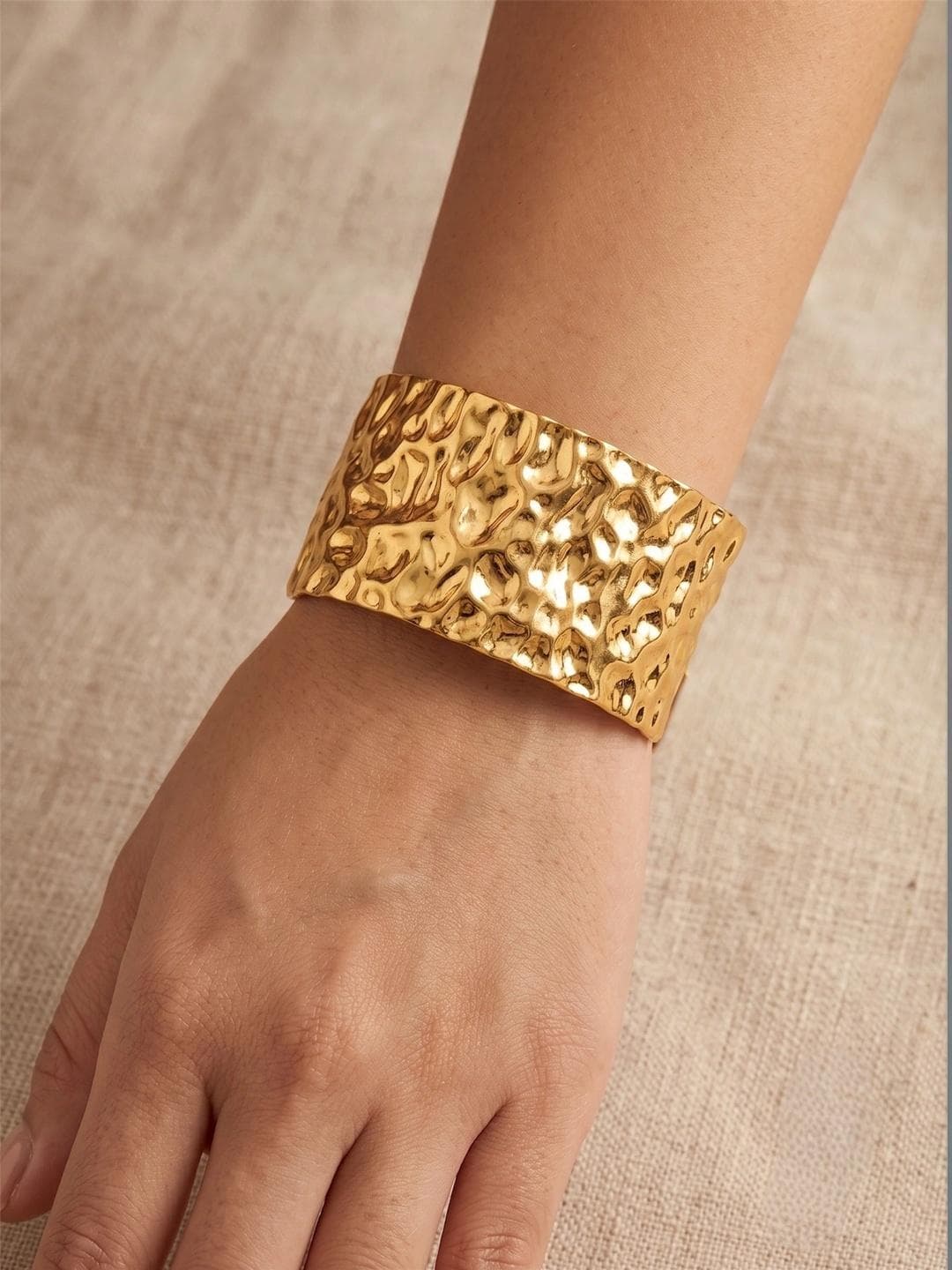 PEACHY LOVE Stainless Steel 18K Gold Plated Anti Tarnish Bracelet
