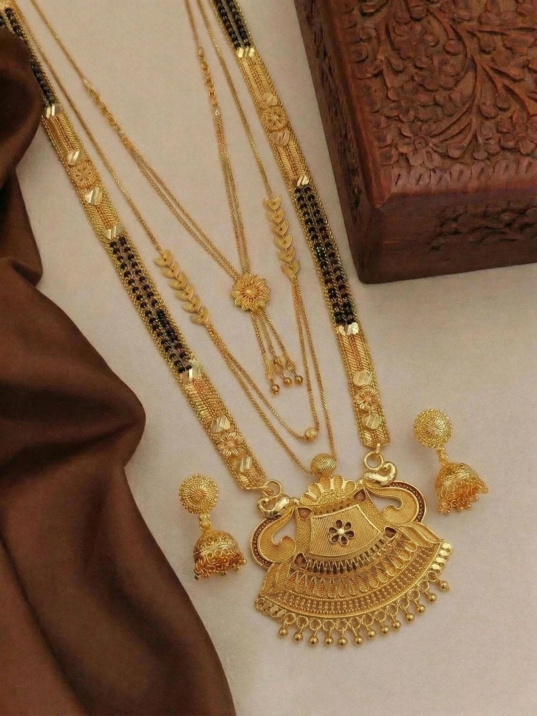 Anouk Gold Plated Stone Studded & Beaded Necklace And Earrings