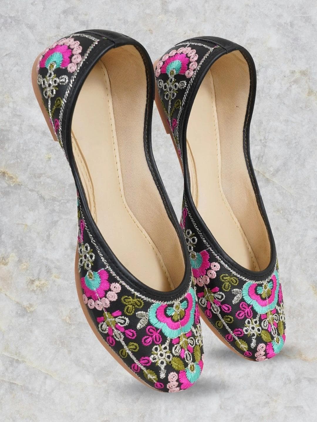 Anouk Women Embellished Ethnic Mojaris With Embroidered Flats